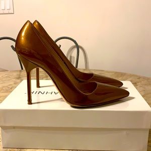 Manolo Blahnik metallic copper pointed toe pumps